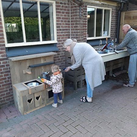 Camping De Tulpenweide Lege Kampeerplaats, Lege Plaats Op Het Gras Zonder Bed Breezand Exterior foto