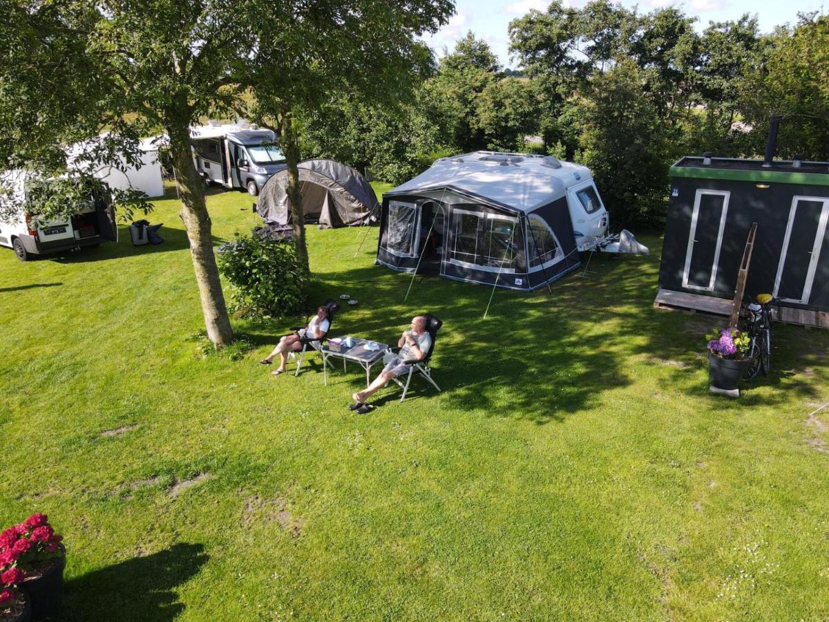 Camping De Tulpenweide Lege Kampeerplaats, Lege Plaats Op Het Gras Zonder Bed Breezand Exterior foto