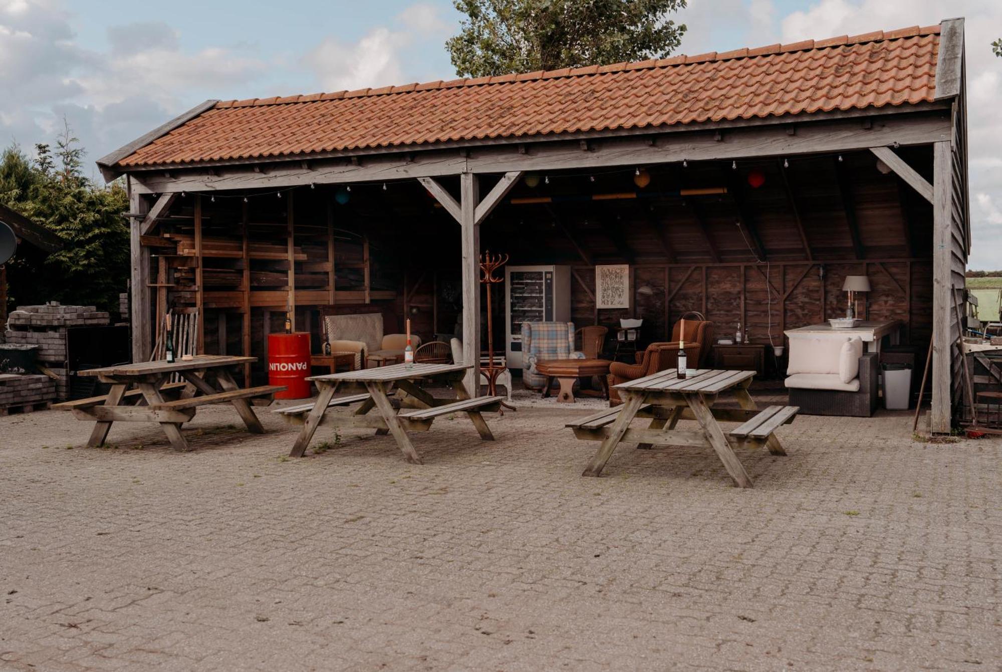 Camping De Tulpenweide Lege Kampeerplaats, Lege Plaats Op Het Gras Zonder Bed Breezand Exterior foto